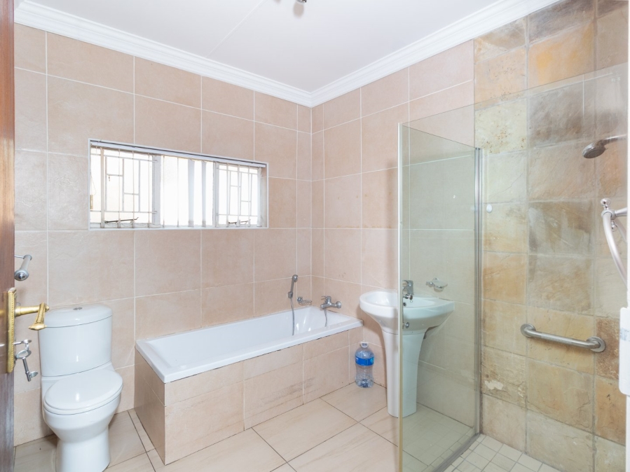 4 Bedroom Property for Sale in Ifafi North West